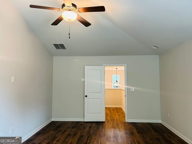 57 Pacific Avenue, Sharpsburg, GA 30277