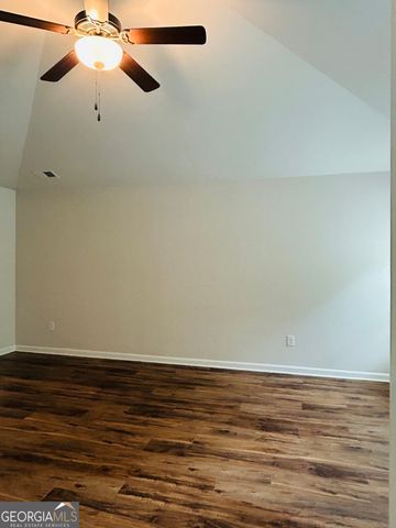57 Pacific Avenue, Sharpsburg, GA 30277