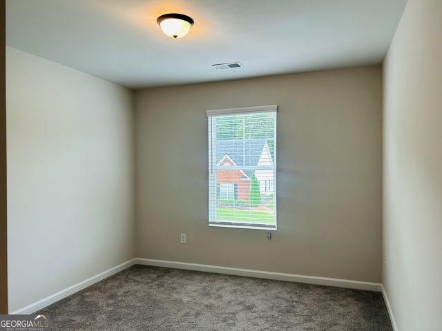 57 Pacific Avenue, Sharpsburg, GA 30277