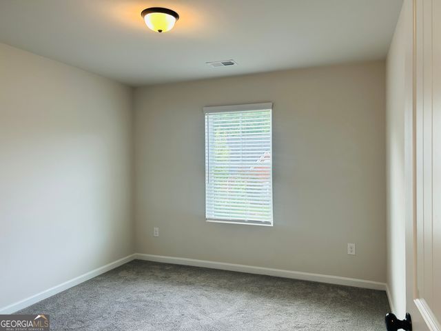 57 Pacific Avenue, Sharpsburg, GA 30277