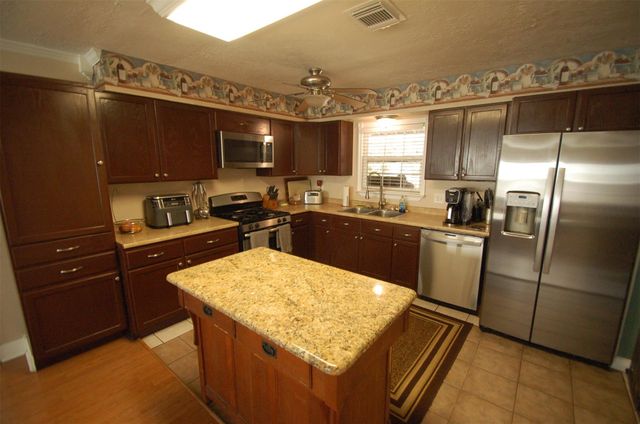 2035 Old Dixie Drive, Richmond, TX 77469