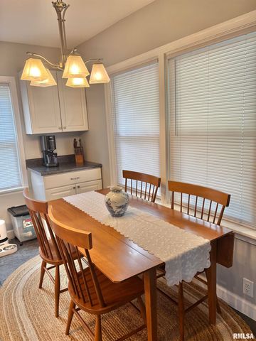 2014 N 9th Street, Springfield, IL 62702
