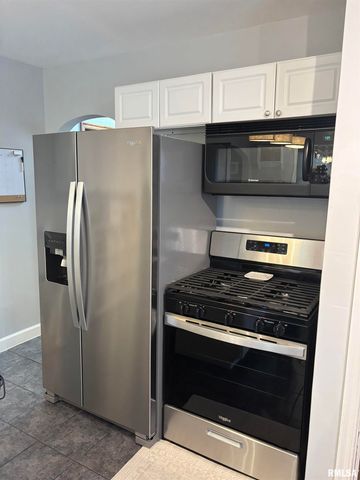 2014 N 9th Street, Springfield, IL 62702