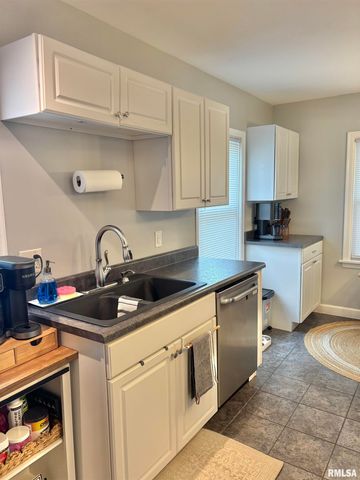 2014 N 9th Street, Springfield, IL 62702