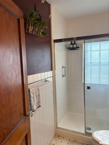 2014 N 9th Street, Springfield, IL 62702
