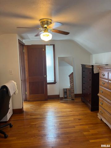 2014 N 9th Street, Springfield, IL 62702