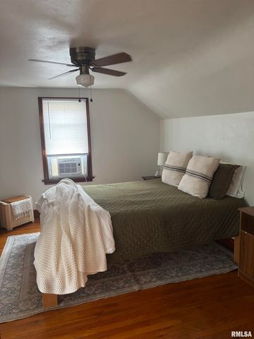 2014 N 9th Street, Springfield, IL 62702
