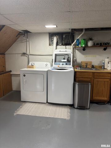 2014 N 9th Street, Springfield, IL 62702