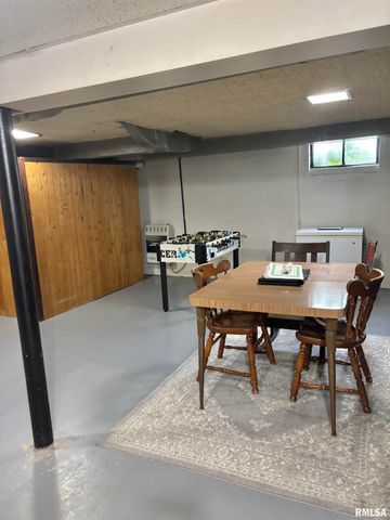 2014 N 9th Street, Springfield, IL 62702