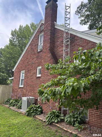 2014 N 9th Street, Springfield, IL 62702