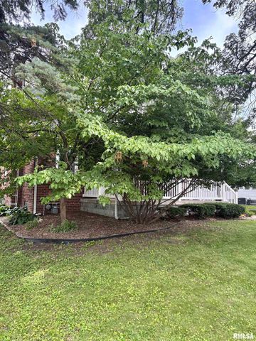 2014 N 9th Street, Springfield, IL 62702