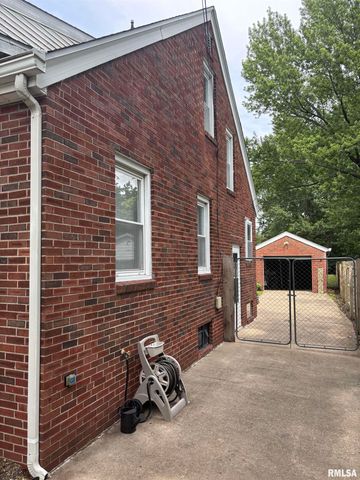 2014 N 9th Street, Springfield, IL 62702