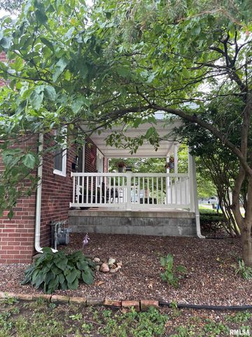 2014 N 9th Street, Springfield, IL 62702