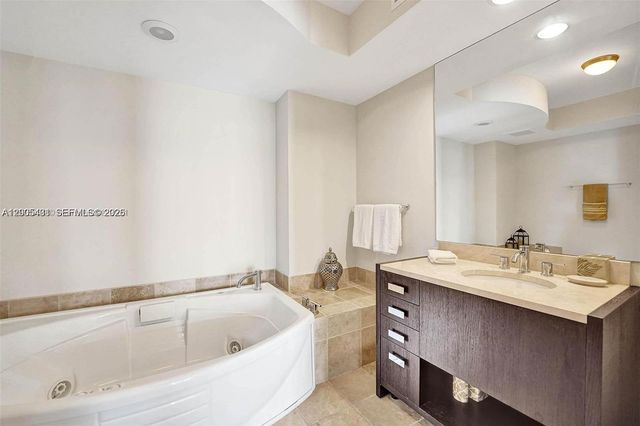 18201 Collins Ave 5202, Sunny Isles Beach, FL 33160