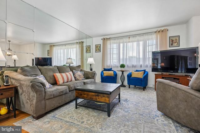 339 BOOTH DR, Bellmawr, NJ 08031