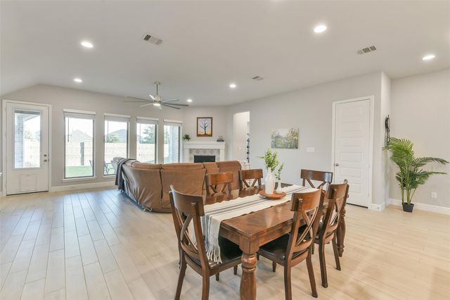19227 Seabiscuit Stable Trail, Tomball, TX 77377