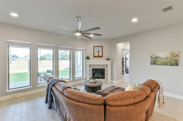 19227 Seabiscuit Stable Trail, Tomball, TX 77377