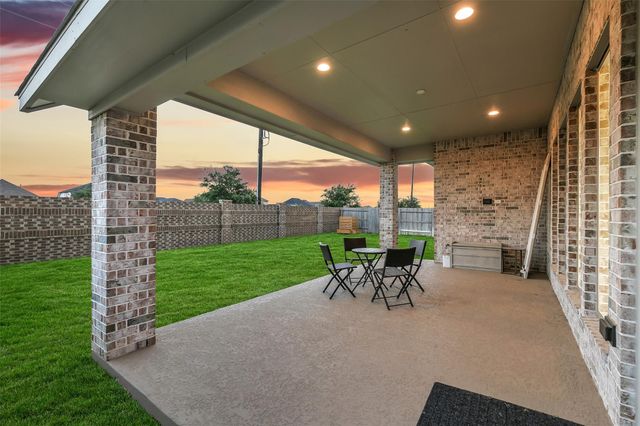 19227 Seabiscuit Stable Trail, Tomball, TX 77377