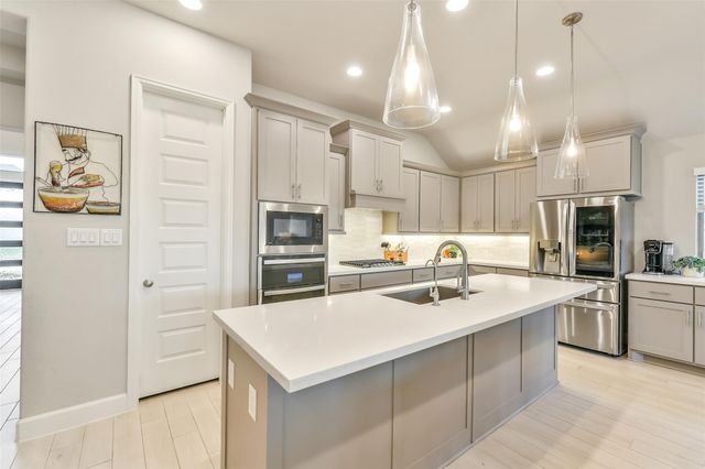 19227 Seabiscuit Stable Trail, Tomball, TX 77377