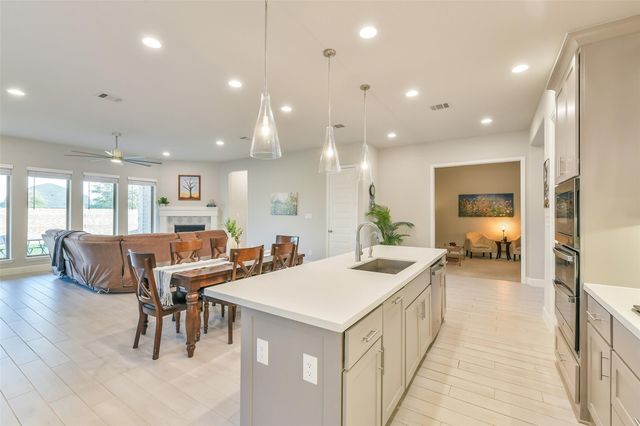 19227 Seabiscuit Stable Trail, Tomball, TX 77377