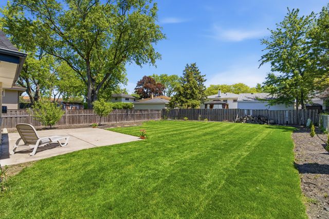 1225 CRAIN Street, Park Ridge, IL 60068