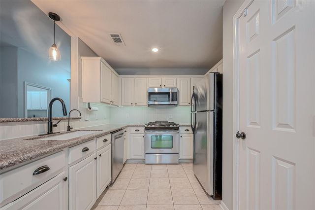 7135 Woodland Oaks, Magnolia, TX 77354