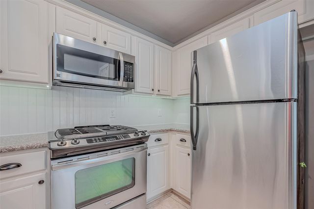 7135 Woodland Oaks, Magnolia, TX 77354