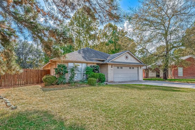 7135 Woodland Oaks, Magnolia, TX 77354