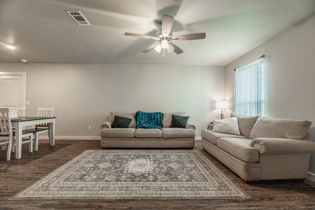 2906 Bryan Avenue, Wolfforth, TX 79382