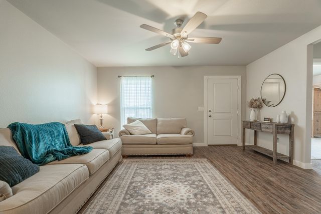 2906 Bryan Avenue, Wolfforth, TX 79382