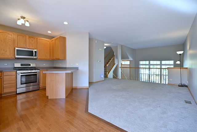 6069 River Bend Drive, Lisle, IL 60532
