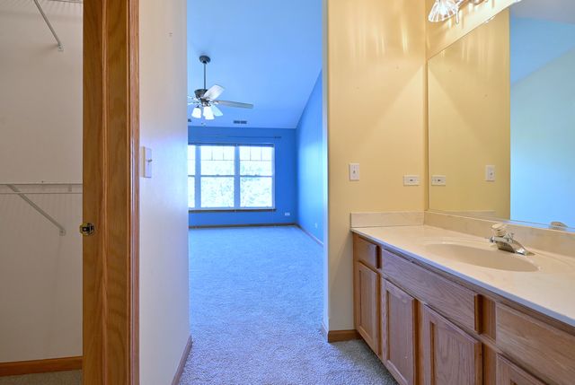6069 River Bend Drive, Lisle, IL 60532