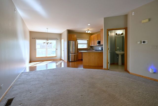 6069 River Bend Drive, Lisle, IL 60532