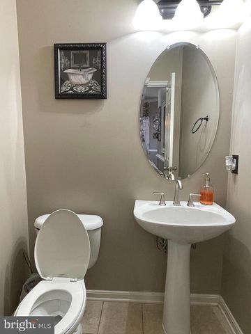 8705 HAREFIELD LN, Gainesville, VA 20155