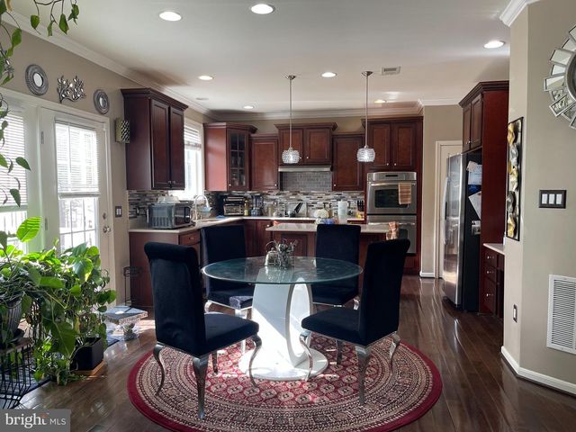 8705 HAREFIELD LN, Gainesville, VA 20155