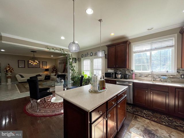 8705 HAREFIELD LN, Gainesville, VA 20155