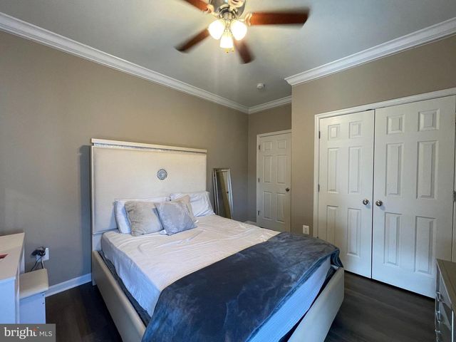 8705 HAREFIELD LN, Gainesville, VA 20155