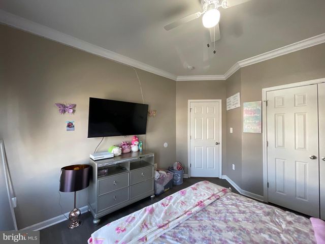 8705 HAREFIELD LN, Gainesville, VA 20155