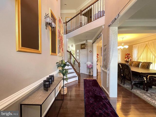 8705 HAREFIELD LN, Gainesville, VA 20155