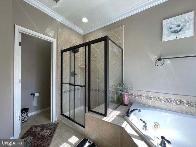 8705 HAREFIELD LN, Gainesville, VA 20155