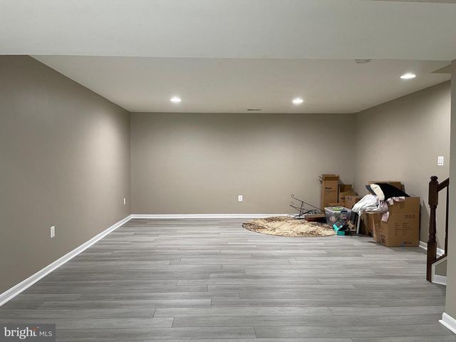 8705 HAREFIELD LN, Gainesville, VA 20155