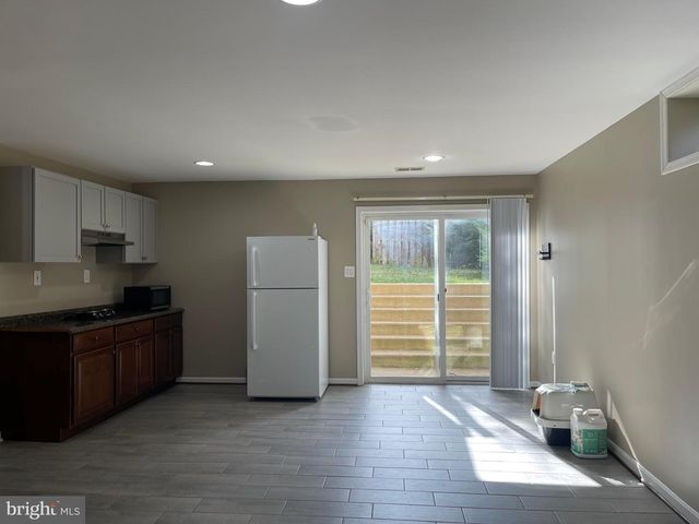 8705 HAREFIELD LN, Gainesville, VA 20155