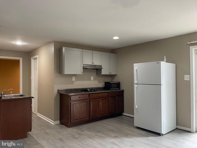 8705 HAREFIELD LN, Gainesville, VA 20155