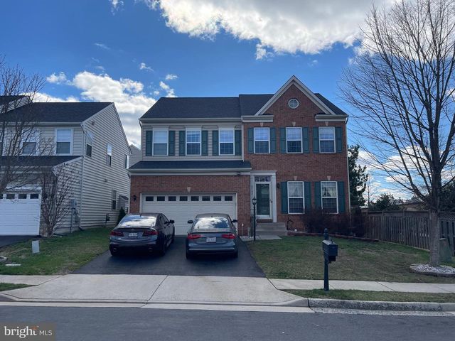 8705 HAREFIELD LN, Gainesville, VA 20155