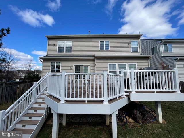 8705 HAREFIELD LN, Gainesville, VA 20155