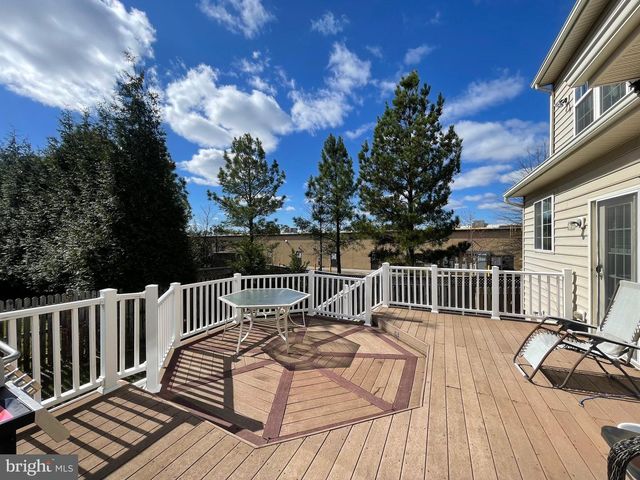 8705 HAREFIELD LN, Gainesville, VA 20155