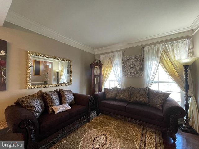 8705 HAREFIELD LN, Gainesville, VA 20155