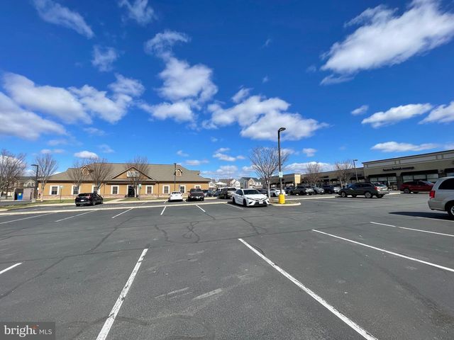 8705 HAREFIELD LN, Gainesville, VA 20155