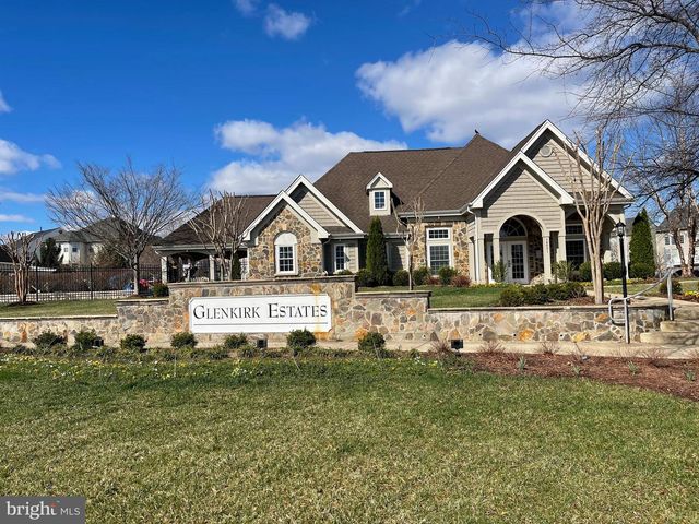 8705 HAREFIELD LN, Gainesville, VA 20155