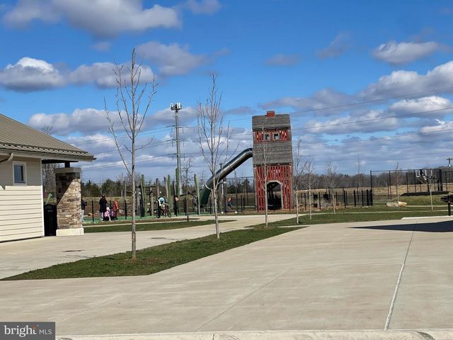 8705 HAREFIELD LN, Gainesville, VA 20155